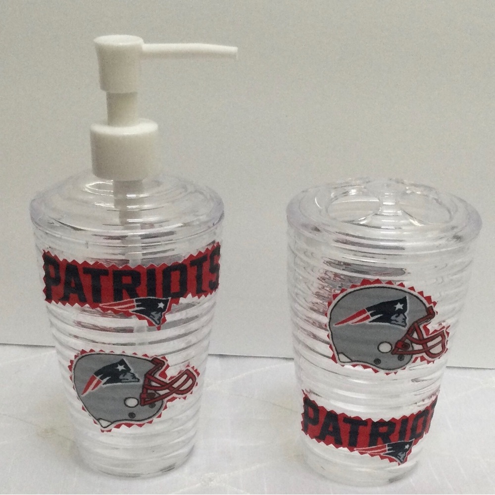 Patriots inspired soap dispenser set/Patriots toothbrush holder. 2pcs.…